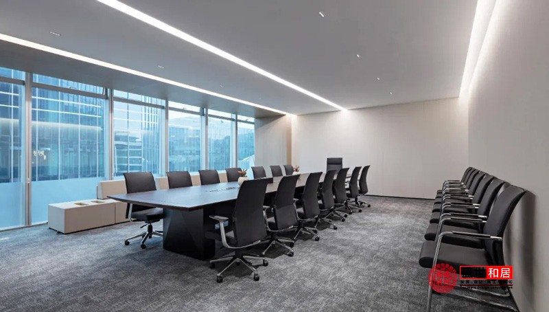 260平米辦公室裝修:實現(xiàn)功能與美學(xué)的完美融合 260平米辦公室裝修:實現(xiàn)功能與美學(xué)的完美融合